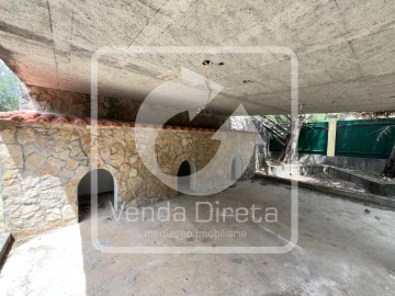 Moradia T6 para Venda em Queluz e Belas