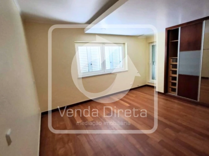 Moradia T6 para Venda em Queluz e Belas Foto 13