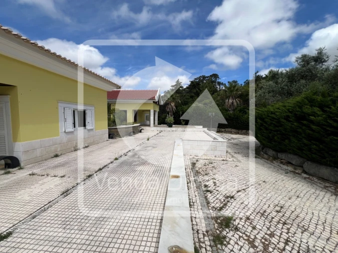 Moradia T6 para Venda em Queluz e Belas Foto 45