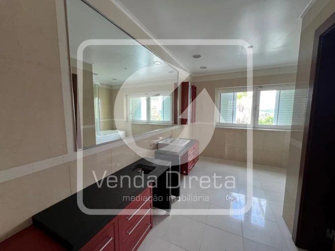 Moradia T6 para Venda em Queluz e Belas Foto 64