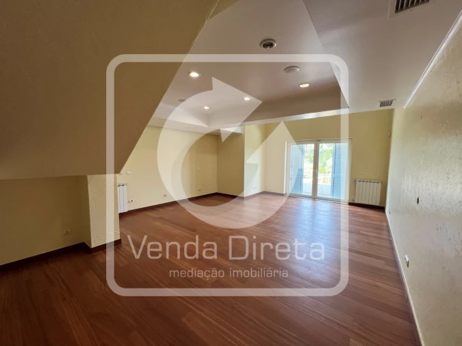Moradia T6 para Venda em Queluz e Belas Foto 71