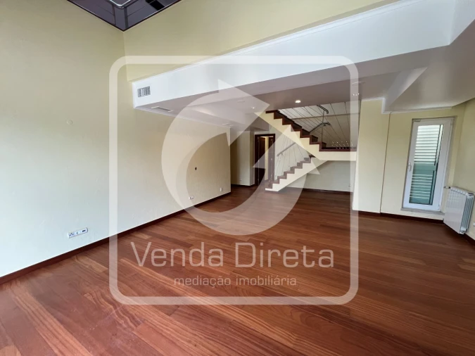 Moradia T6 para Venda em Queluz e Belas Foto 74
