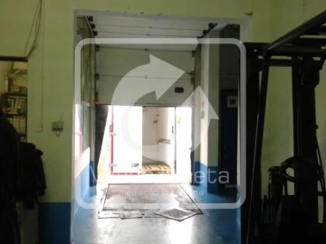 Armazém para Venda em Praia da Vitoria (Santa Cruz)