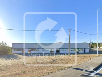Armazém para Venda em Vila Franca das Naves e Feital