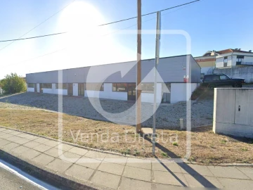Armazém para Venda em Vila Franca das Naves e Feital