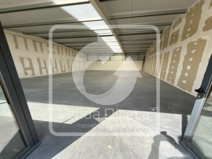 Armazém para Venda em Vila Franca das Naves e Feital Foto 3