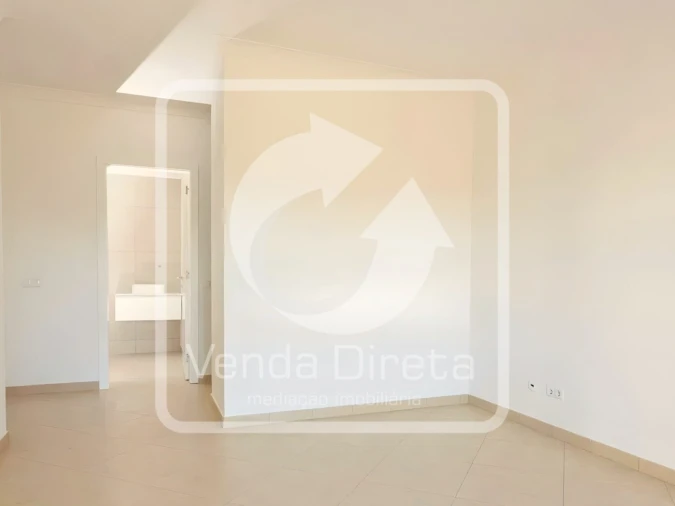 Moradia T4 para Venda em Budens Foto 21