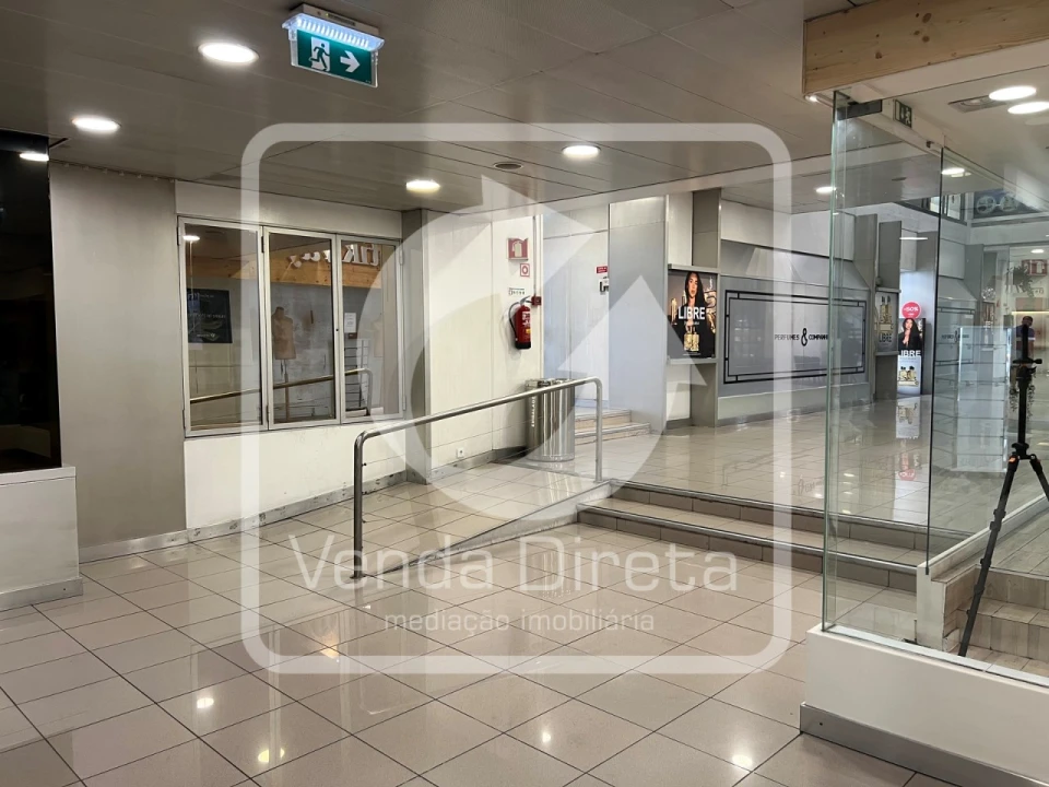 Loja para Venda em Santo António Foto 8
