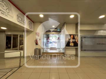 Loja para Venda em Santo António