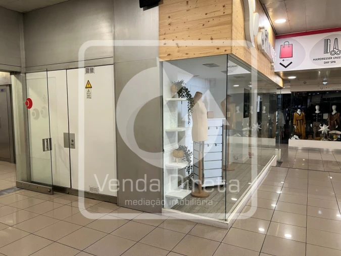 Loja para Venda em Santo António Foto 9