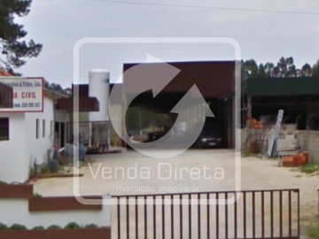 Armazém para Venda em Vilarinho do Bairro