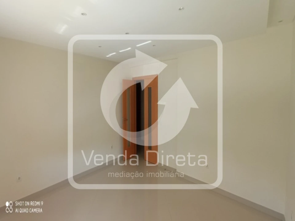 Apartamento T4 para Venda em Pinhal Novo Foto 3