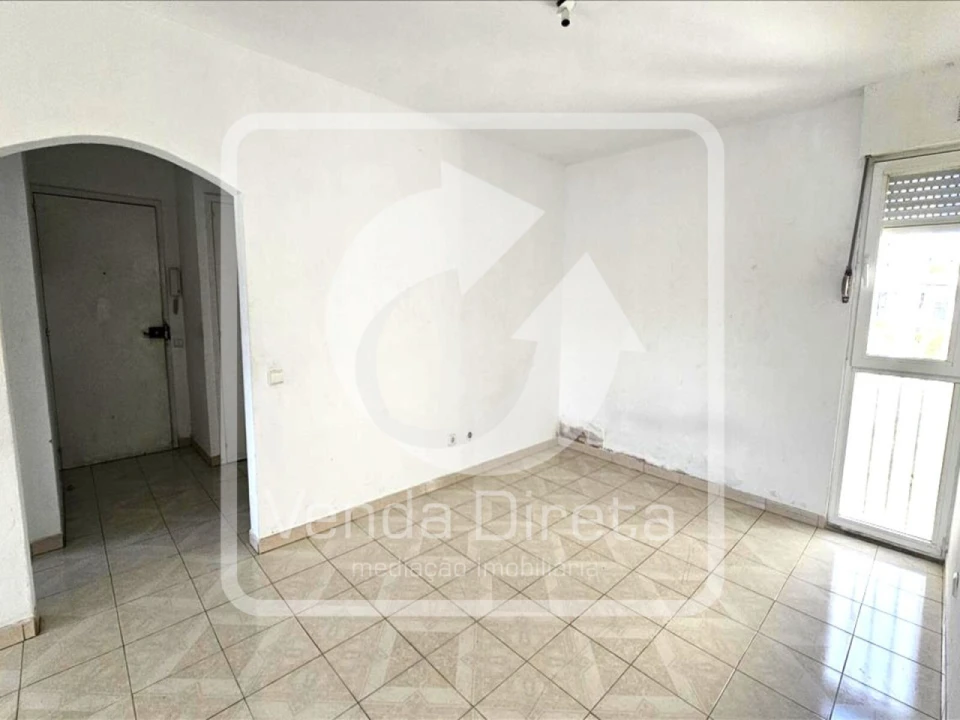 Apartamento T2 para Venda em Corroios Foto 3