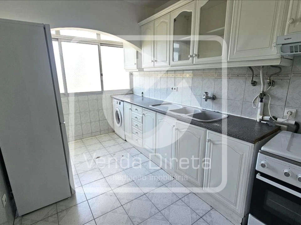 Apartamento T2 para Venda em Corroios Foto 11