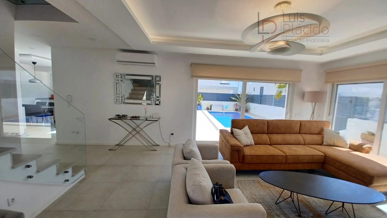 Moradia T4 para Venda em Porto Covo Foto 6