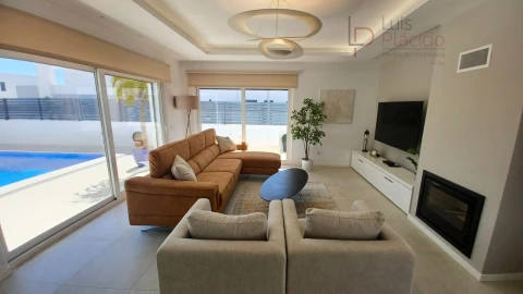 Moradia T4 para Venda em Porto Covo