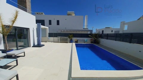 Moradia T4 para Venda em Porto Covo