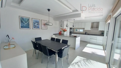 Moradia T4 para Venda em Porto Covo