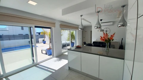 Moradia T4 para Venda em Porto Covo