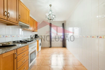 Apartamento T2 para Venda em Carregado e Cadafais