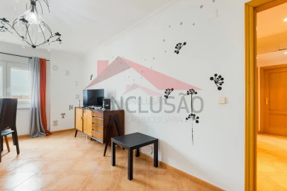 Apartamento T2 para Venda em Carregado e Cadafais