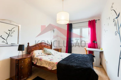 Apartamento T2 para Venda em Carregado e Cadafais