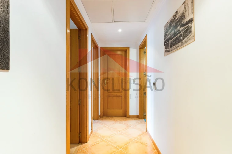 Apartamento T2 para Venda em Carregado e Cadafais Foto 17