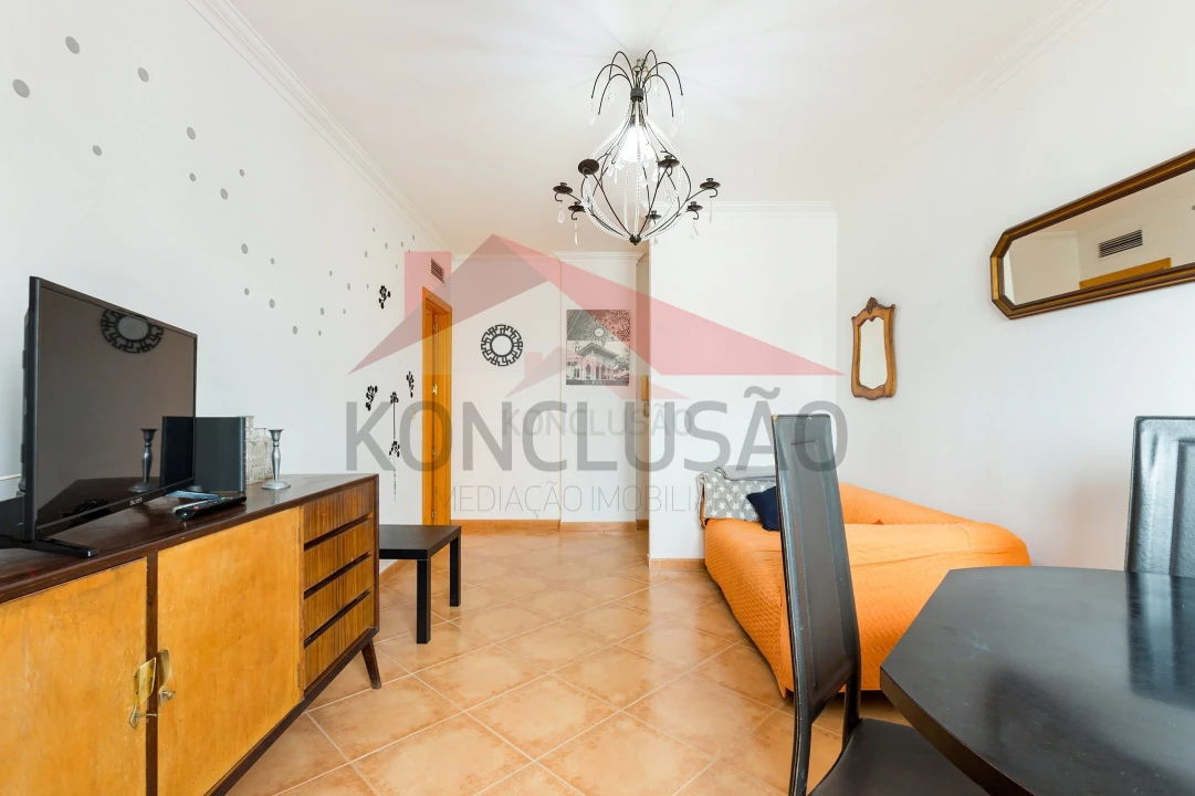 Apartamento T2 para Venda em Carregado e Cadafais Foto 13