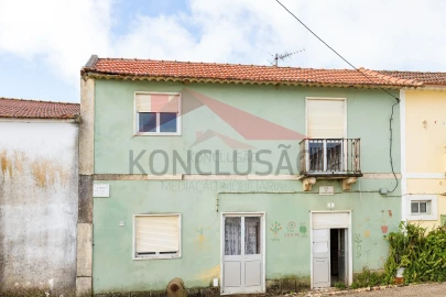 Moradia T2 para Venda em Alenquer (Santo Estêvão e Triana)