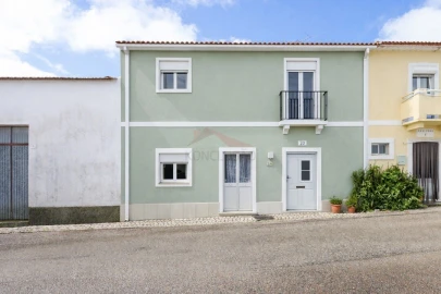 Moradia T2 para Venda em Alenquer (Santo Estêvão e Triana)