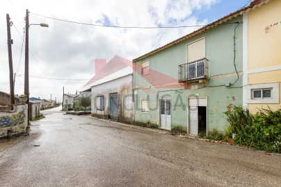 Moradia T2 para Venda em Alenquer (Santo Estêvão e Triana)