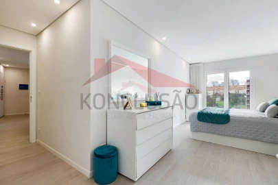 Apartamento T3 para Venda em Póvoa de Santa Iria e Forte da Casa