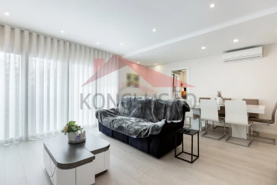 Apartamento T3 para Venda em Póvoa de Santa Iria e Forte da Casa