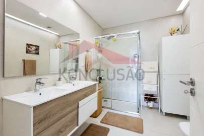 Apartamento T3 para Venda em Póvoa de Santa Iria e Forte da Casa