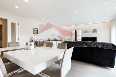 Apartamento T3 para Venda em Póvoa de Santa Iria e Forte da Casa