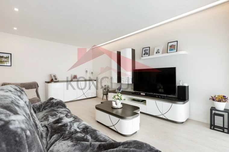 Apartamento T3 para Venda em Póvoa de Santa Iria e Forte da Casa Foto 8