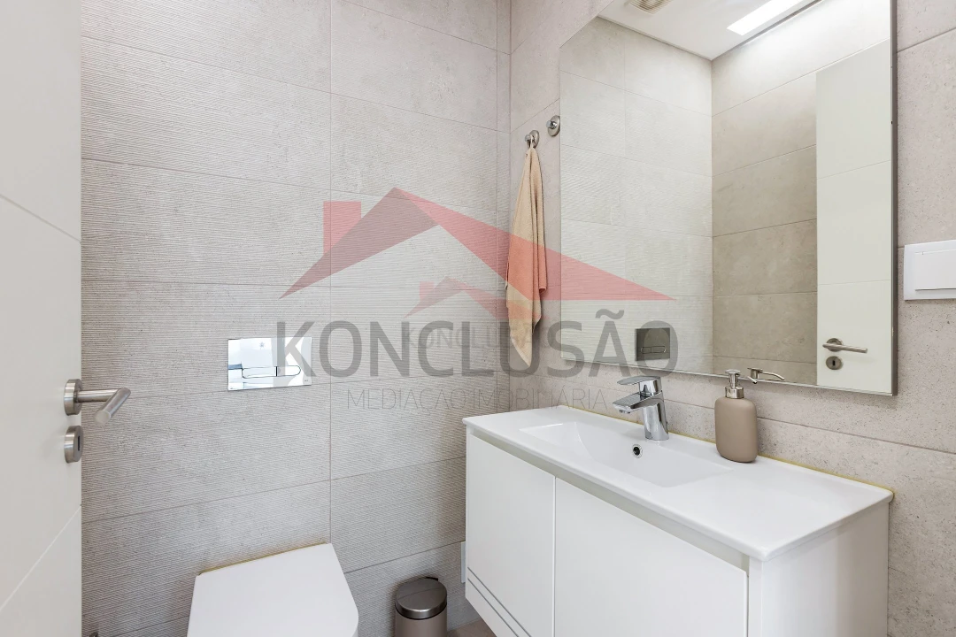 Apartamento T3 para Venda em Póvoa de Santa Iria e Forte da Casa Foto 14