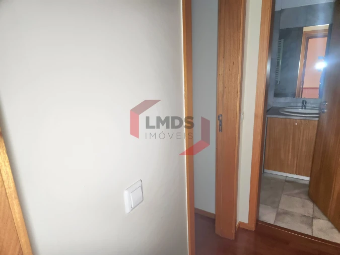 Apartamento T1 para Venda em Oliveira do Douro Foto 13