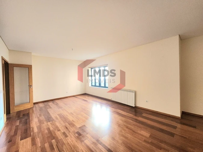 Apartamento T1 para Venda em Oliveira do Douro Foto 5