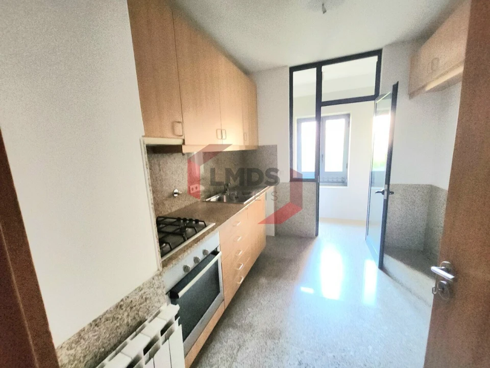 Apartamento T1 para Venda em Oliveira do Douro Foto 8