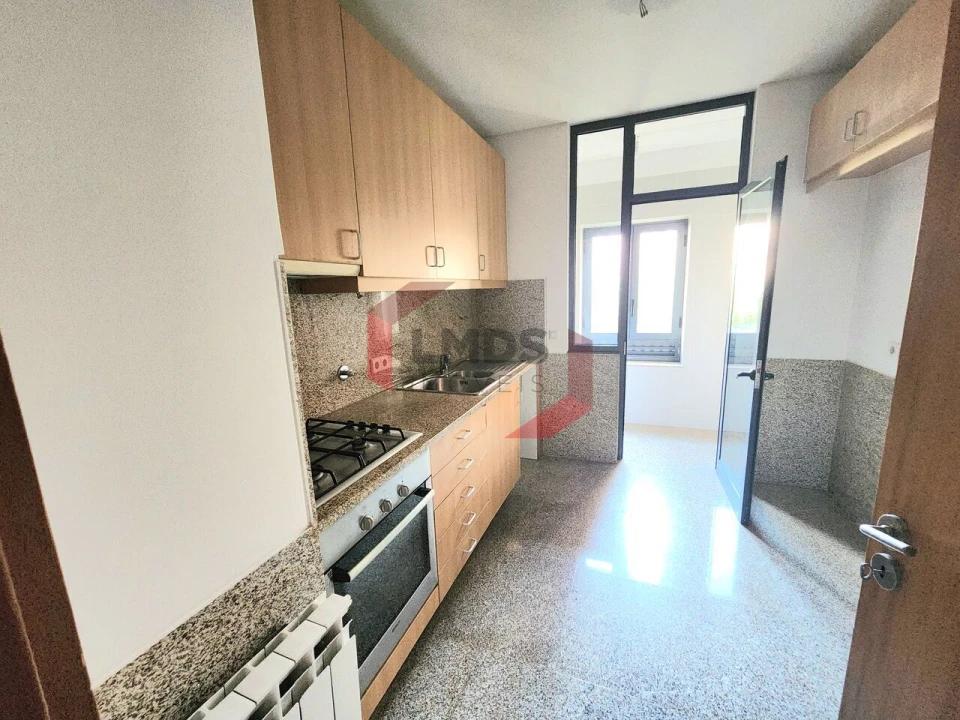 Apartamento T1 para Venda em Oliveira do Douro Foto 9