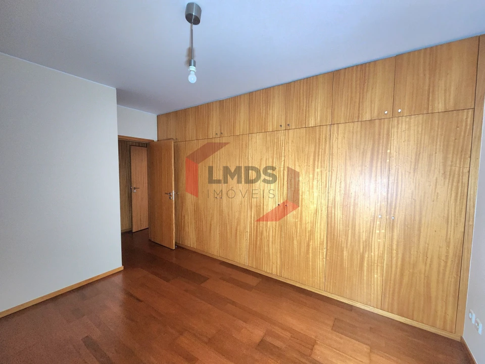 Apartamento T1 para Venda em Oliveira do Douro Foto 14