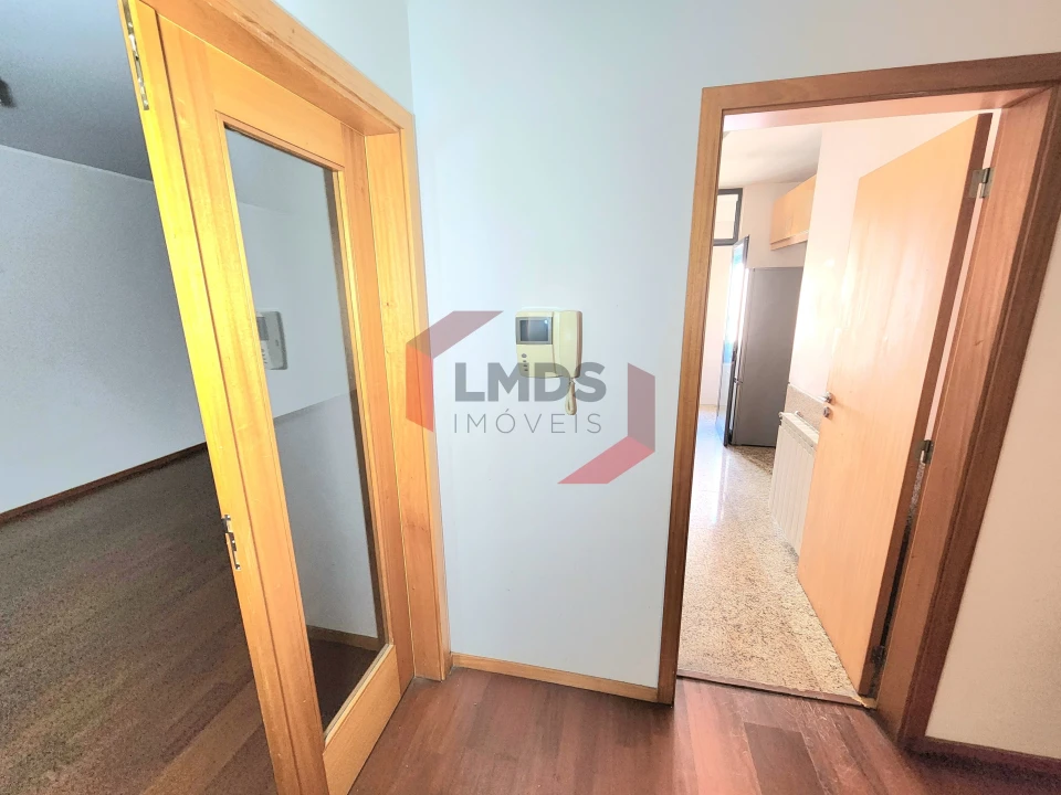 Apartamento T2 para Venda em Oliveira do Douro Foto 4