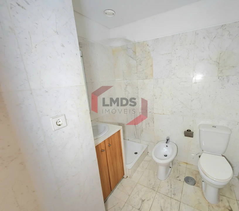 Apartamento T2 para Venda em Oliveira do Douro Foto 14