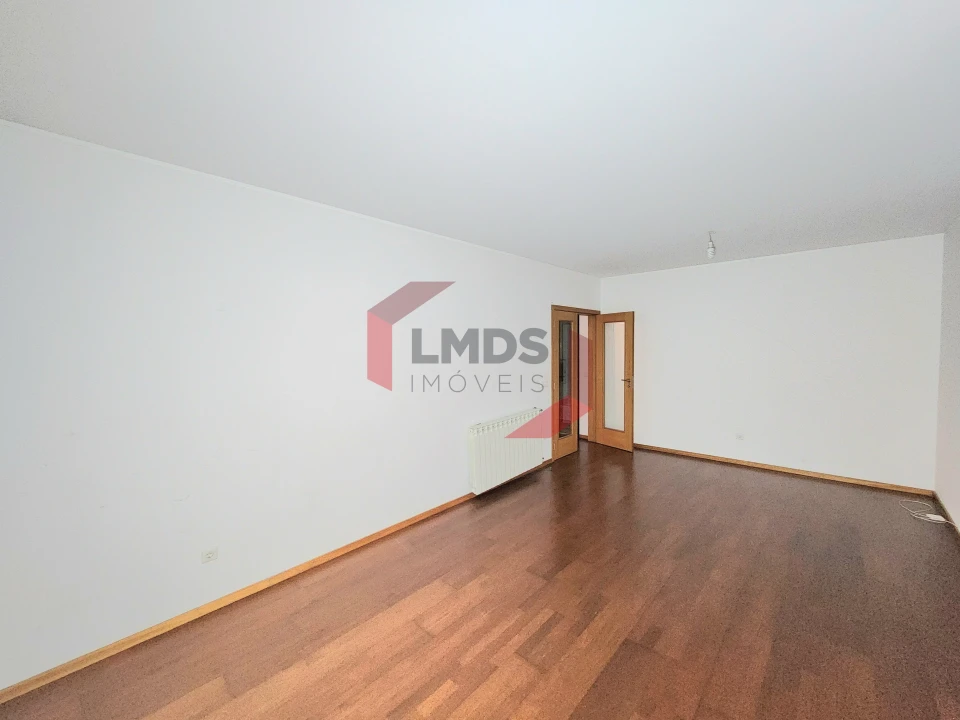 Apartamento T2 para Venda em Oliveira do Douro Foto 6