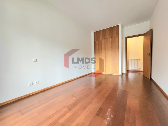 Apartamento T3 para Venda em Oliveira do Douro Foto 18