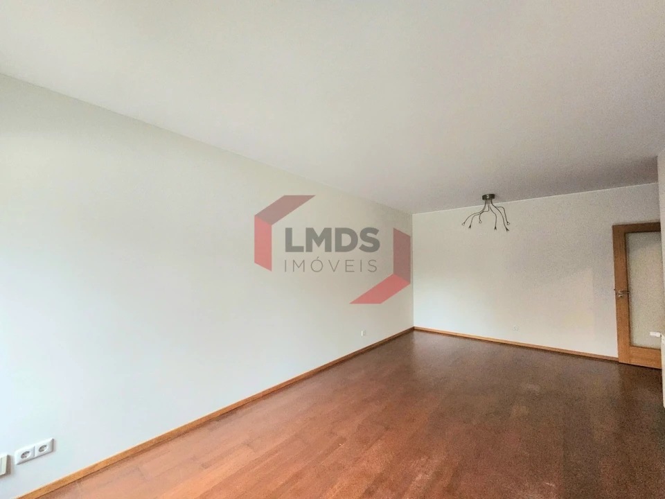 Apartamento T3 para Venda em Oliveira do Douro Foto 10