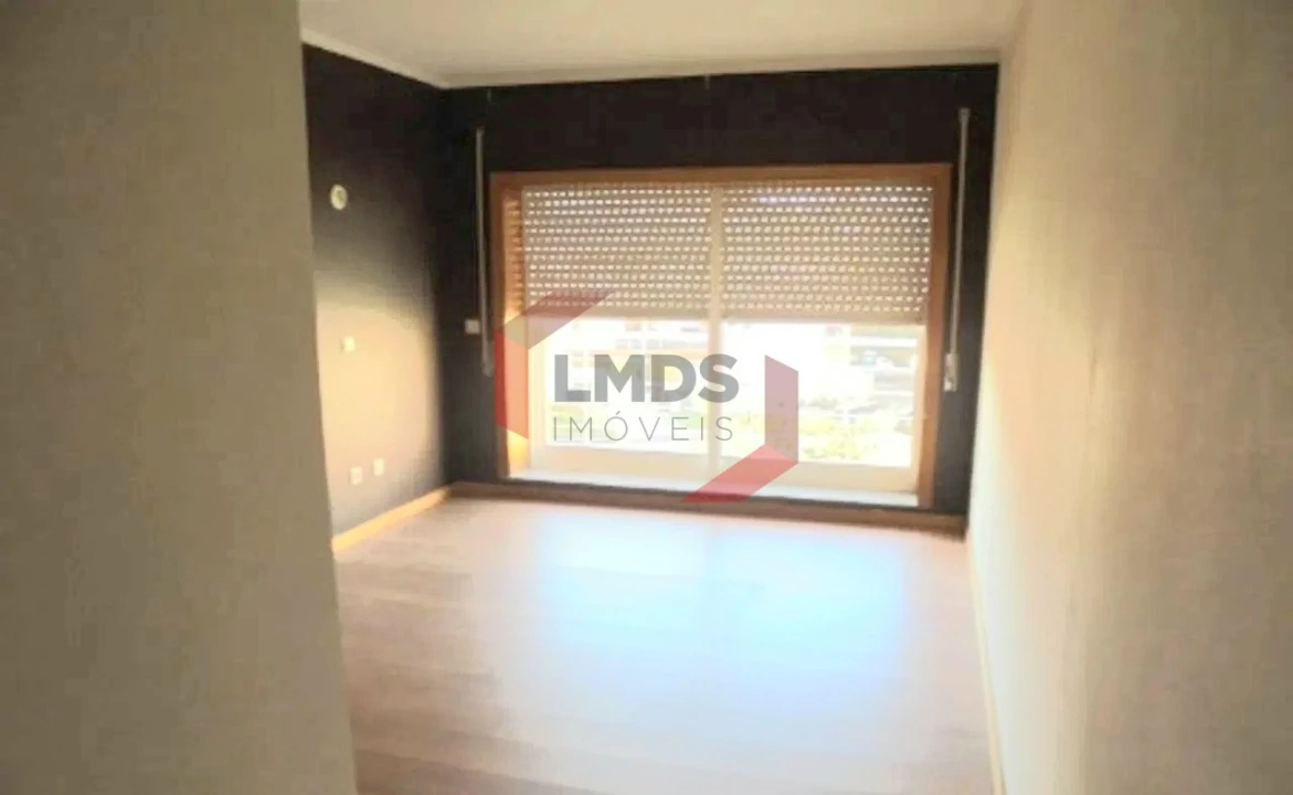 Apartamento T2 para Venda em Canelas Foto 10