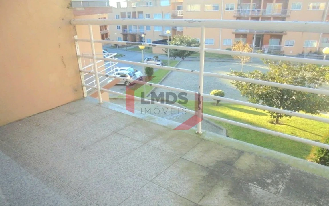 Apartamento T2 para Venda em Canelas Foto 15
