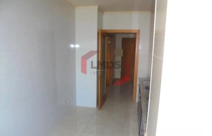 Apartamento T2 para Venda em Canelas